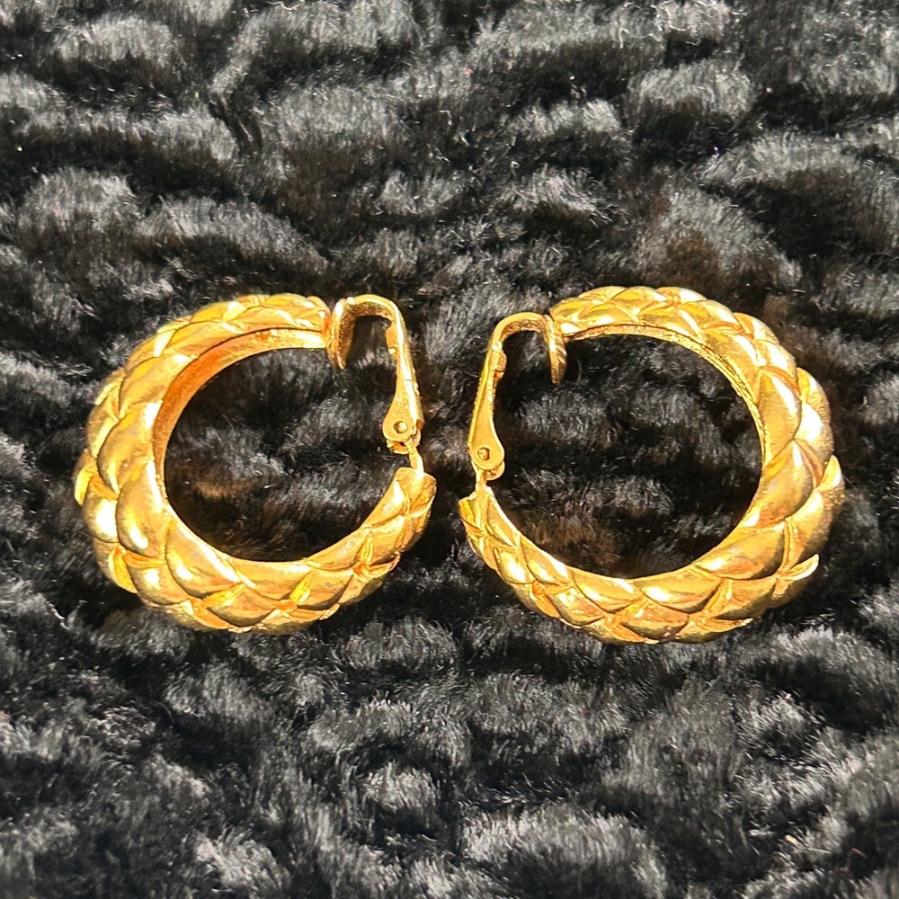 Trifari Vintage Gold Tone Braided Texture Clip On Hoop Earrings Chunky Classic